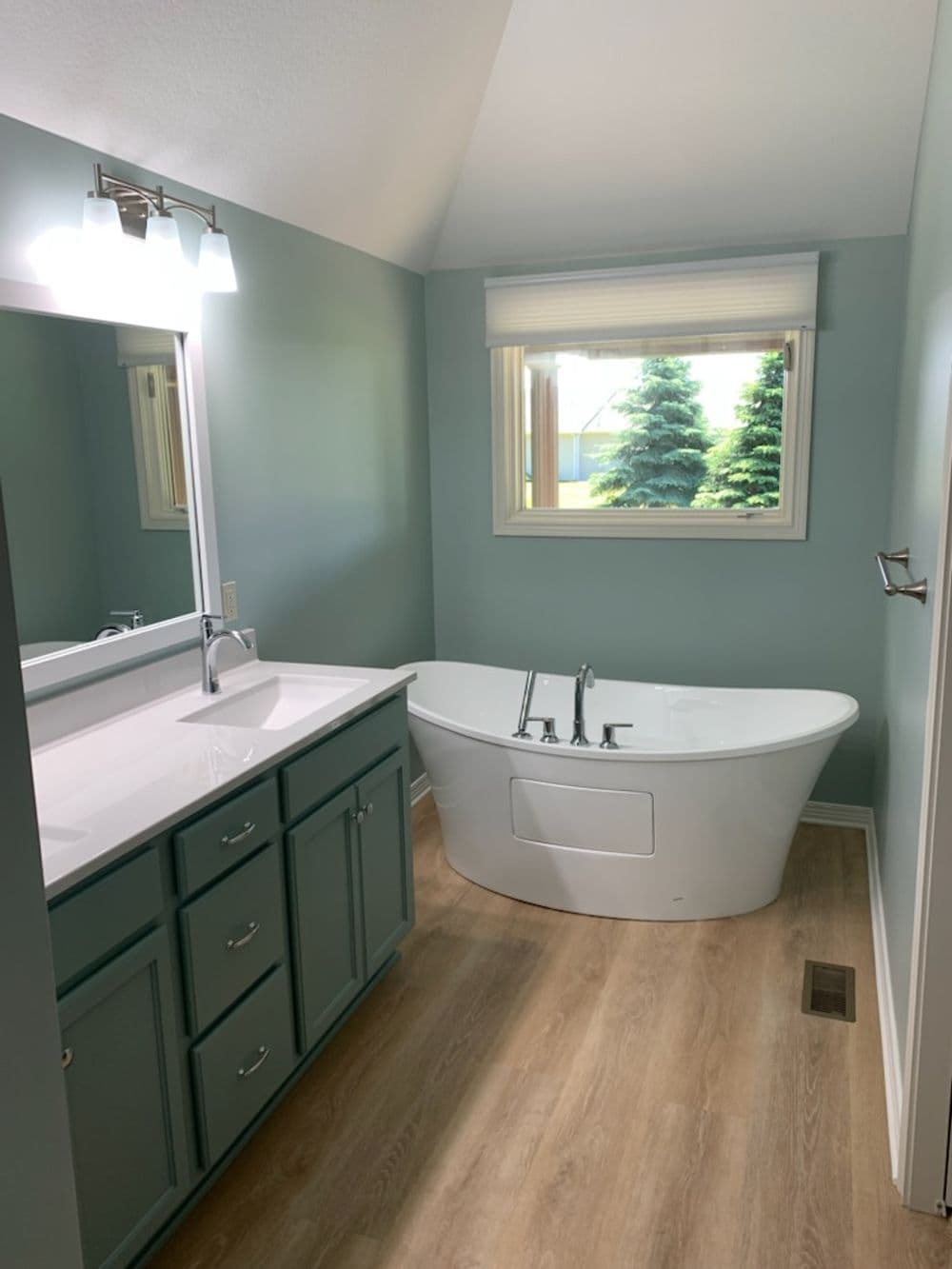 Bathroom Vanity & Sinks image